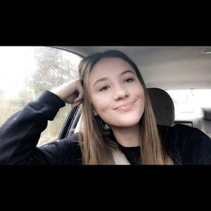 Meet your Posher, Alina